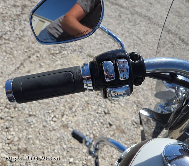 image for item EM7005 2005 Harley Davidson  Softail Deluxe  motorcycle