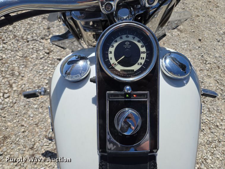 image for item EM7005 2005 Harley Davidson  Softail Deluxe  motorcycle