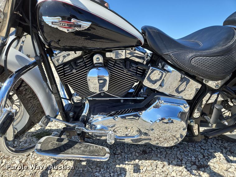 image for item EM7005 2005 Harley Davidson  Softail Deluxe  motorcycle