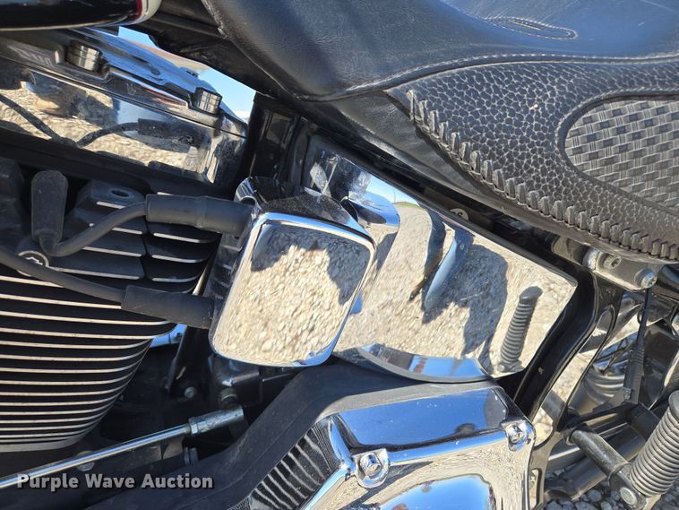 image for item EM7005 2005 Harley Davidson  Softail Deluxe  motorcycle