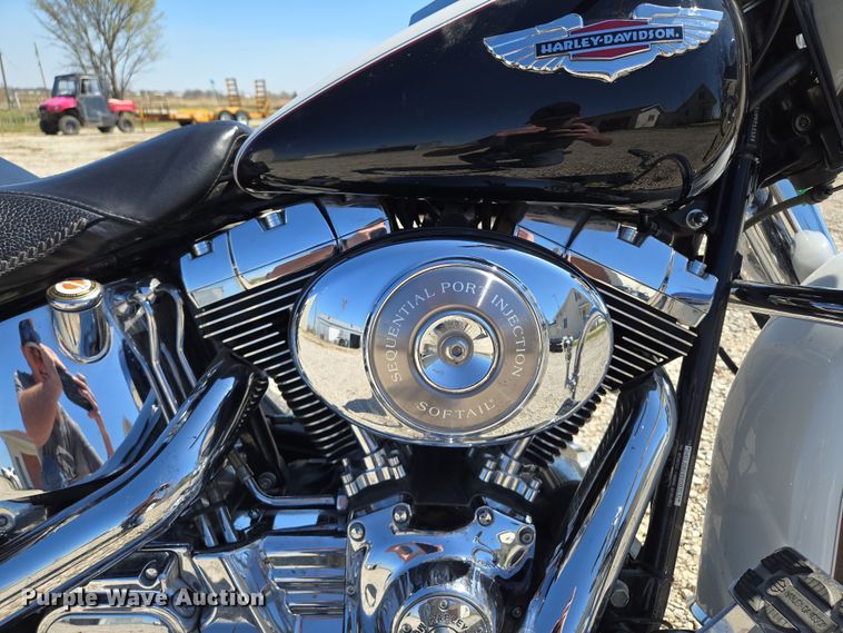 image for item EM7005 2005 Harley Davidson  Softail Deluxe  motorcycle