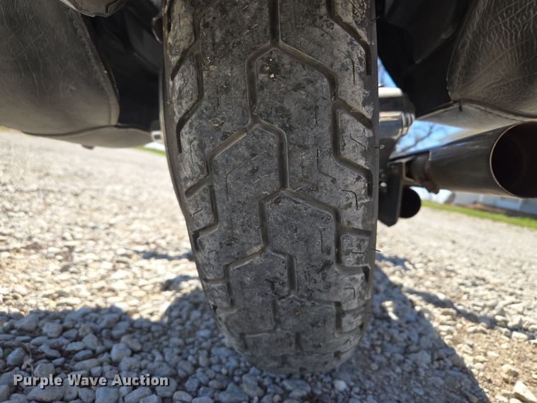 image for item EM7005 2005 Harley Davidson  Softail Deluxe  motorcycle