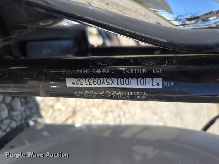 image for item EM7005 2005 Harley Davidson  Softail Deluxe  motorcycle