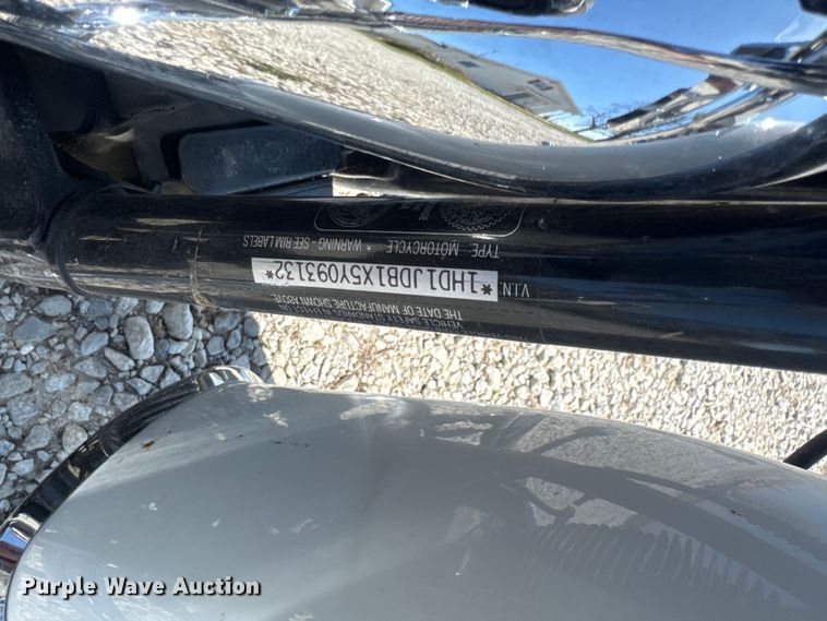 image for item EM7005 2005 Harley Davidson  Softail Deluxe  motorcycle