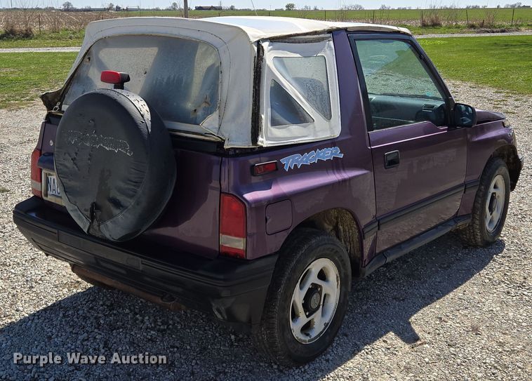 image for item EM7007 1995 Chevrolet Tracker  SUV