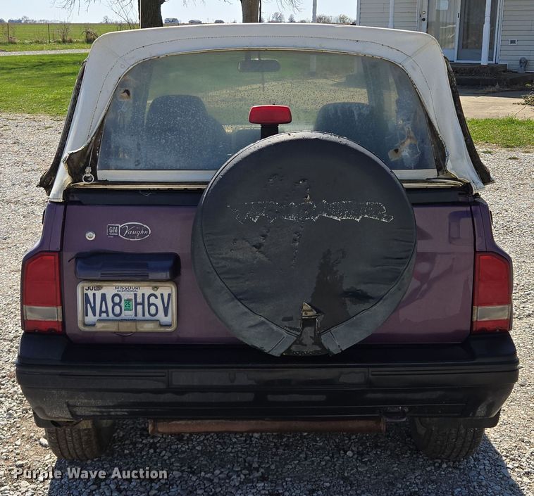 image for item EM7007 1995 Chevrolet Tracker  SUV