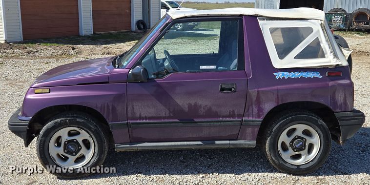 image for item EM7007 1995 Chevrolet Tracker  SUV