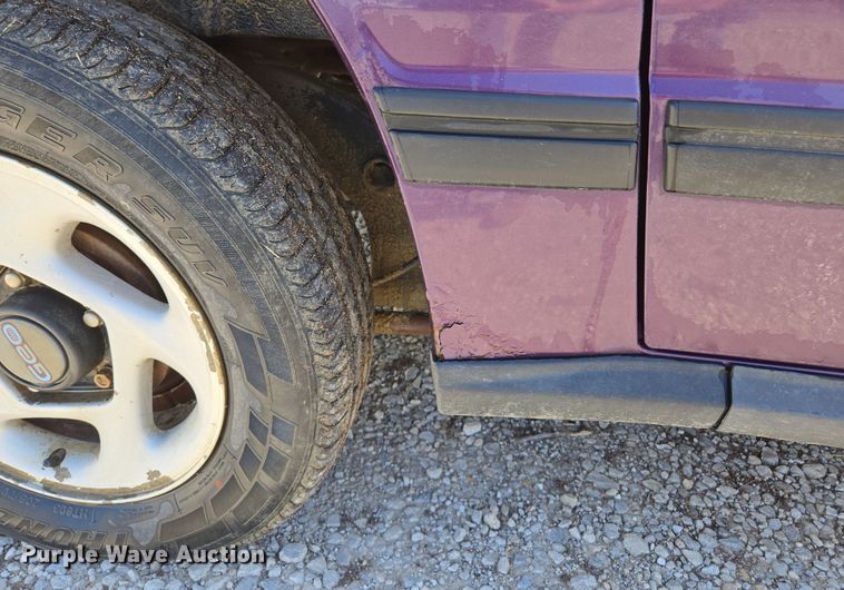 image for item EM7007 1995 Chevrolet Tracker  SUV