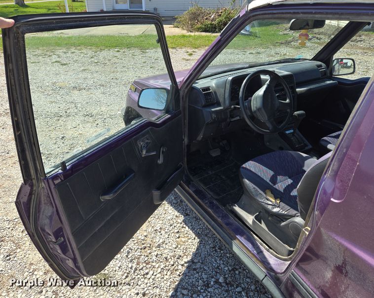 image for item EM7007 1995 Chevrolet Tracker  SUV