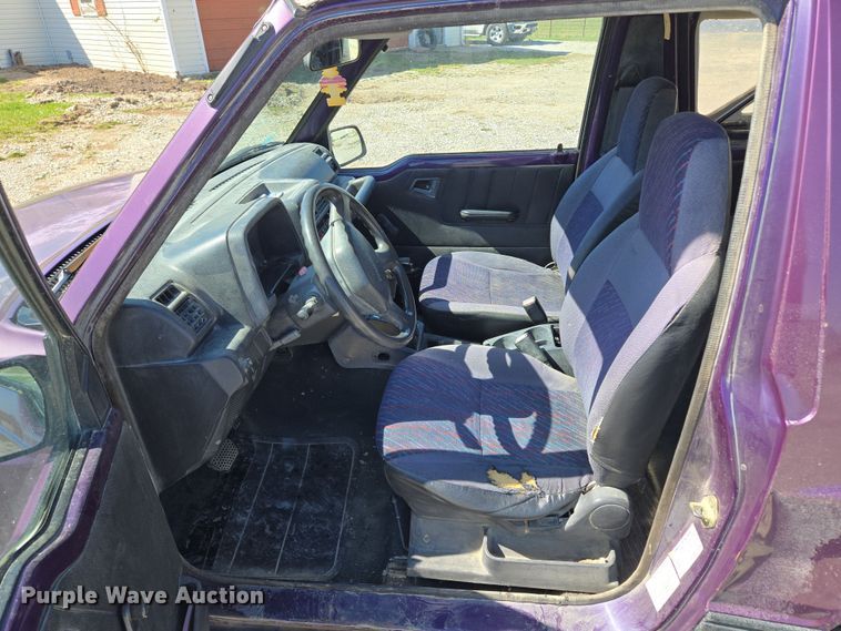 image for item EM7007 1995 Chevrolet Tracker  SUV