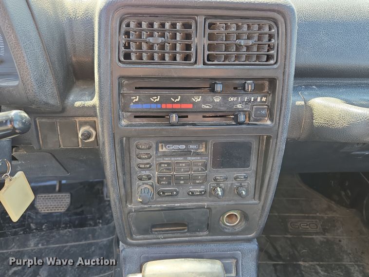 image for item EM7007 1995 Chevrolet Tracker  SUV