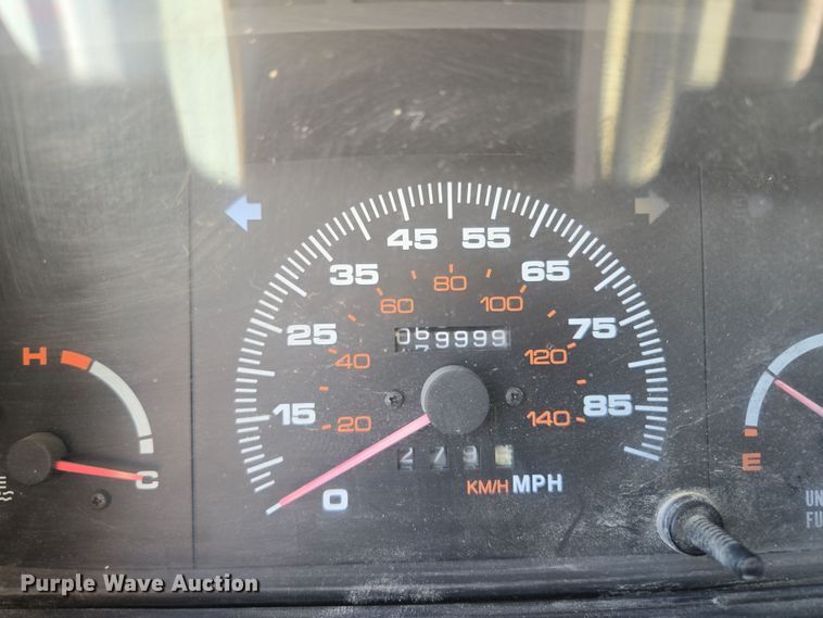 image for item EM7007 1995 Chevrolet Tracker  SUV