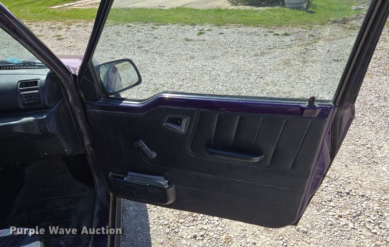 image for item EM7007 1995 Chevrolet Tracker  SUV