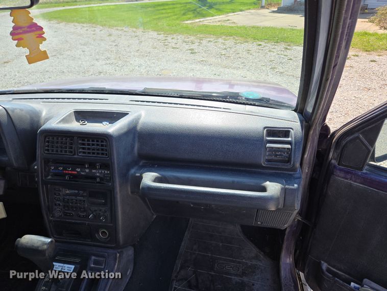 image for item EM7007 1995 Chevrolet Tracker  SUV