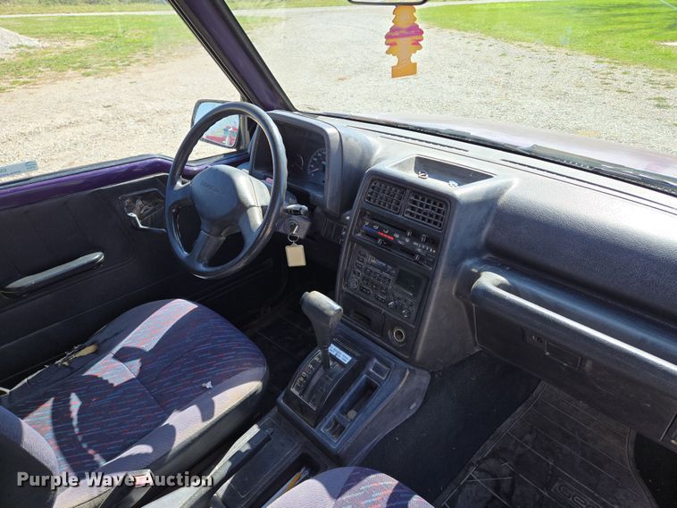 image for item EM7007 1995 Chevrolet Tracker  SUV