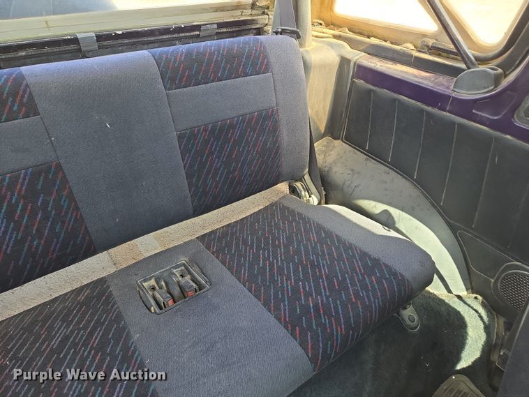 image for item EM7007 1995 Chevrolet Tracker  SUV