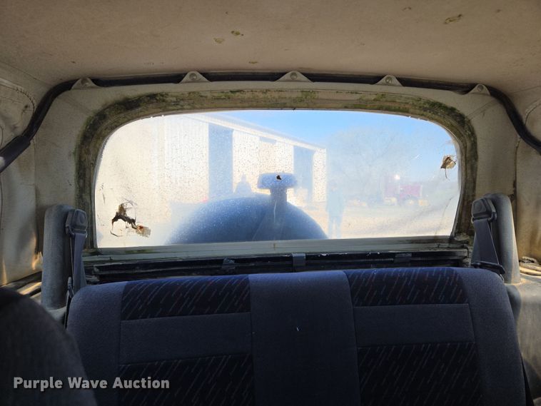 image for item EM7007 1995 Chevrolet Tracker  SUV