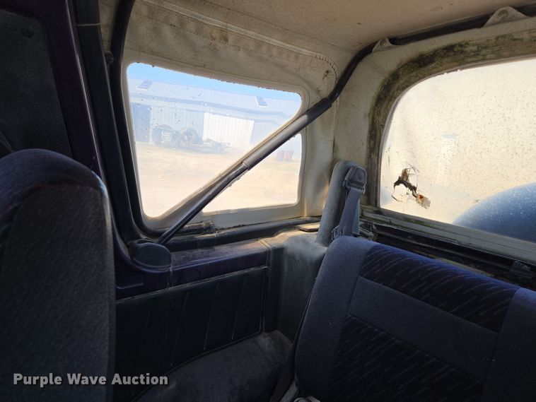 image for item EM7007 1995 Chevrolet Tracker  SUV