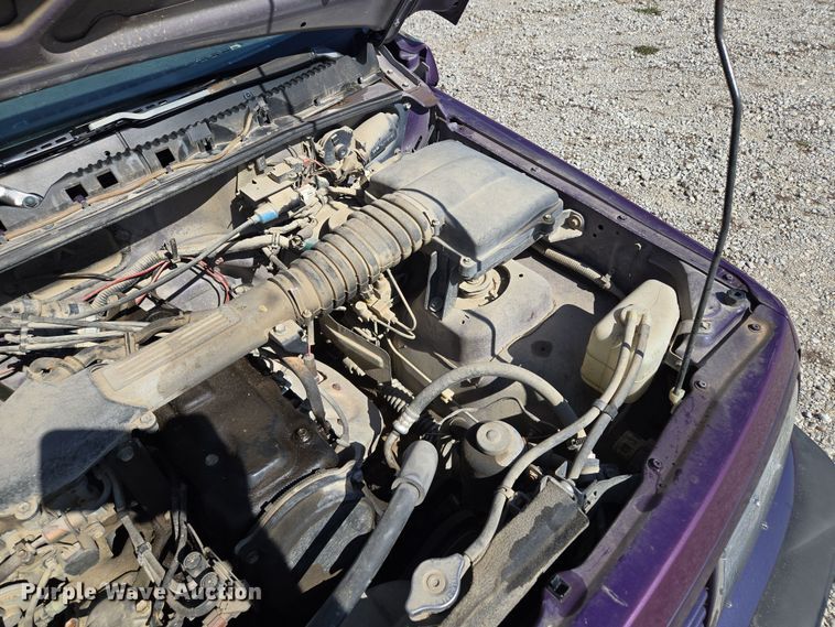 image for item EM7007 1995 Chevrolet Tracker  SUV