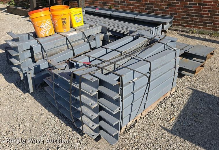 image for item EM7039 Cantilever  Pallet racking 