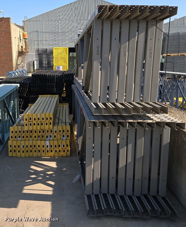 image for item EM7040 Pallet racking 