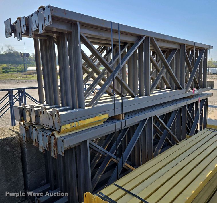 image for item EM7040 Pallet racking 