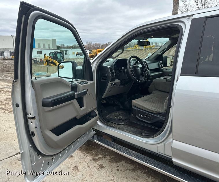 image for item EN3010 2017 Ford  F150 SuperCrew pickup truck