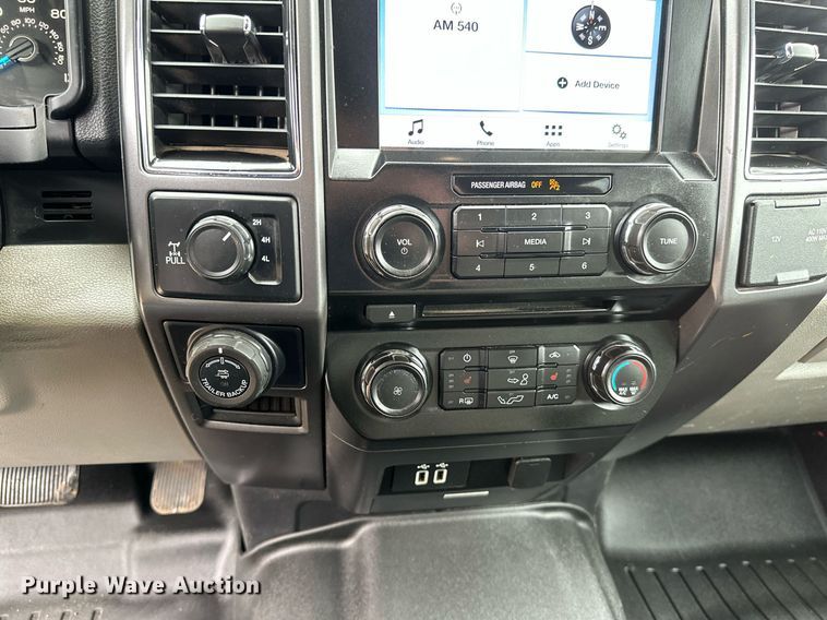 image for item EN3010 2017 Ford  F150 SuperCrew pickup truck