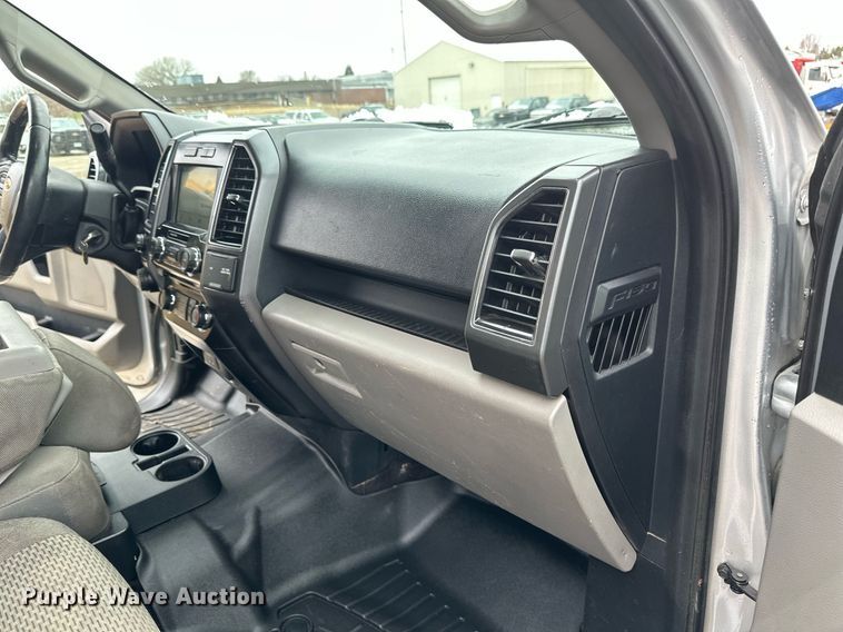 image for item EN3010 2017 Ford  F150 SuperCrew pickup truck