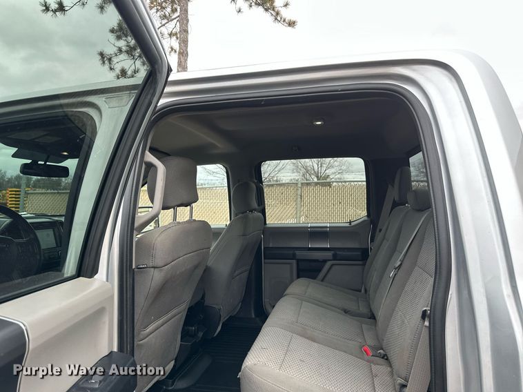 image for item EN3010 2017 Ford  F150 SuperCrew pickup truck