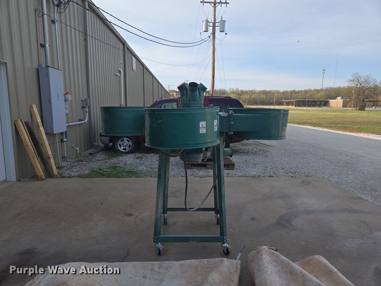 image for item EN3591 Grizzly G0673 dust collector