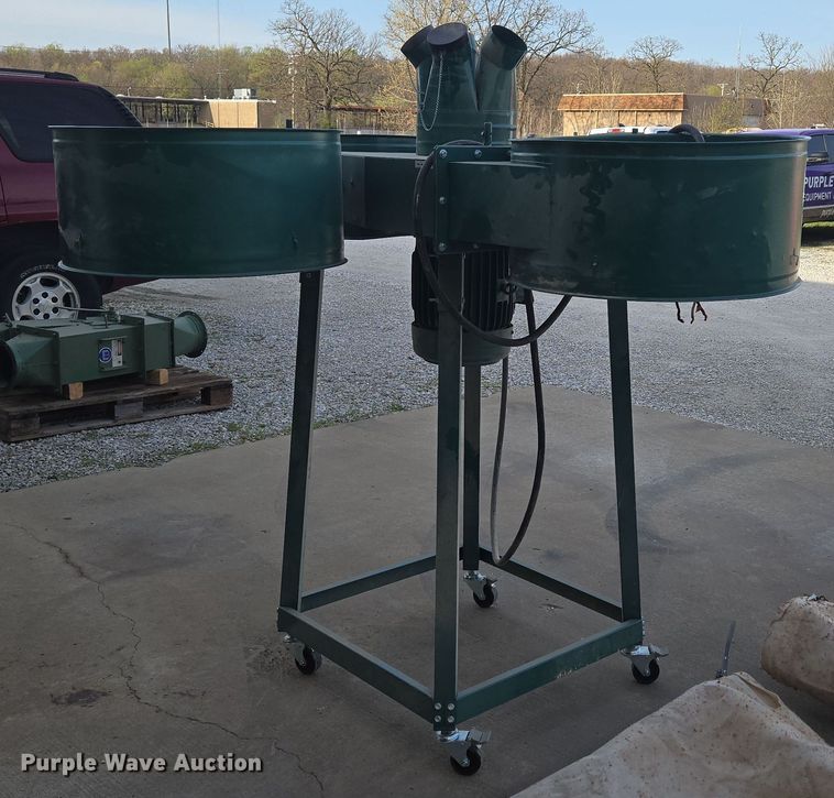 image for item EN3591 Grizzly G0673 dust collector