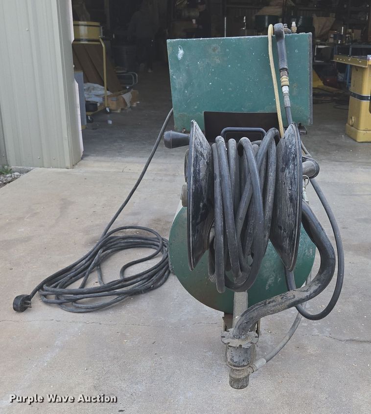 image for item EN3592 HY-FLO Bearcat pressure washer