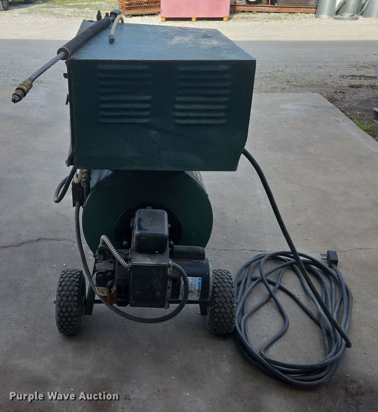 image for item EN3592 HY-FLO Bearcat pressure washer