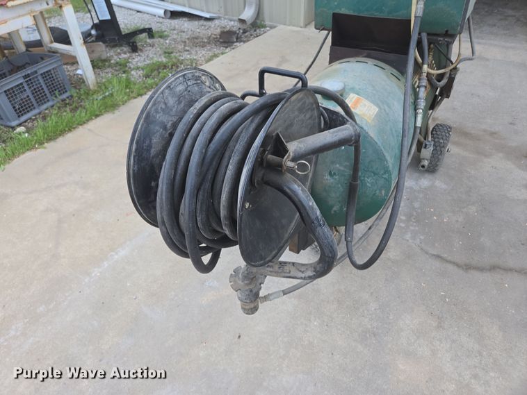 image for item EN3592 HY-FLO Bearcat pressure washer