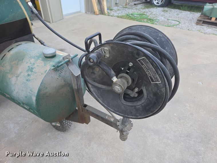 image for item EN3592 HY-FLO Bearcat pressure washer