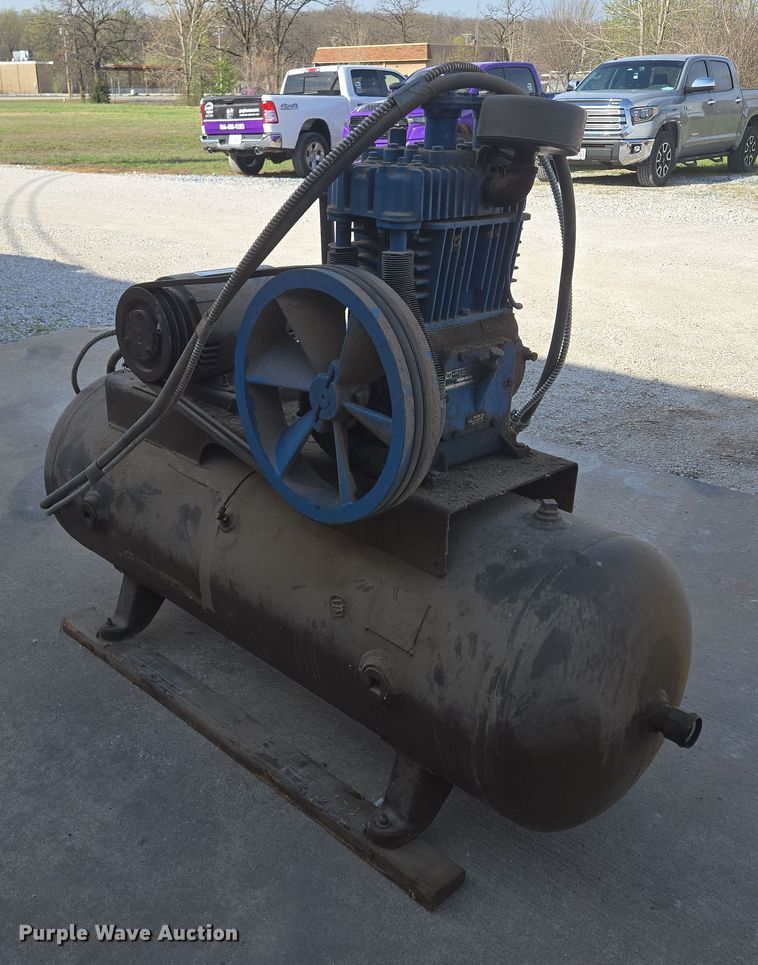 image for item EN3594 Quincy 325 15 air compressor