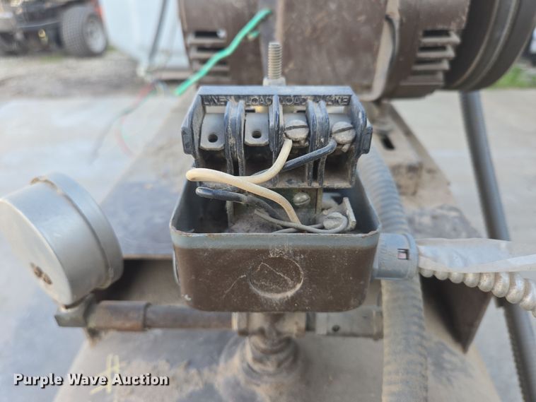 image for item EN3594 Quincy 325 15 air compressor