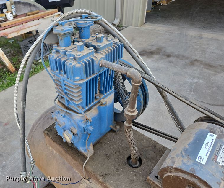 image for item EN3594 Quincy 325 15 air compressor