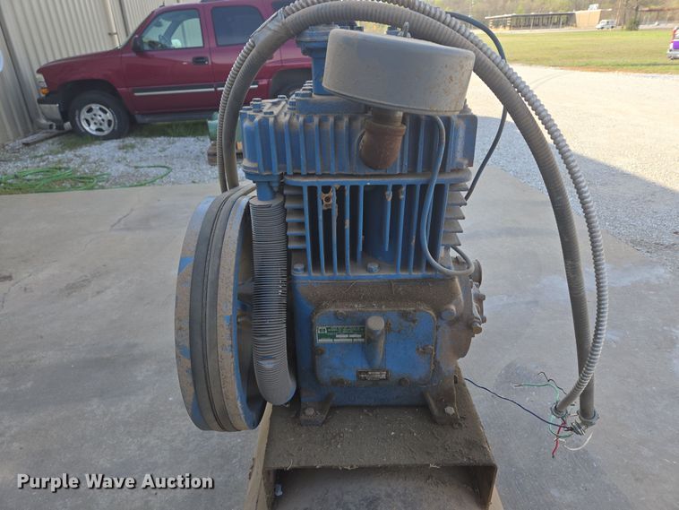 image for item EN3594 Quincy 325 15 air compressor