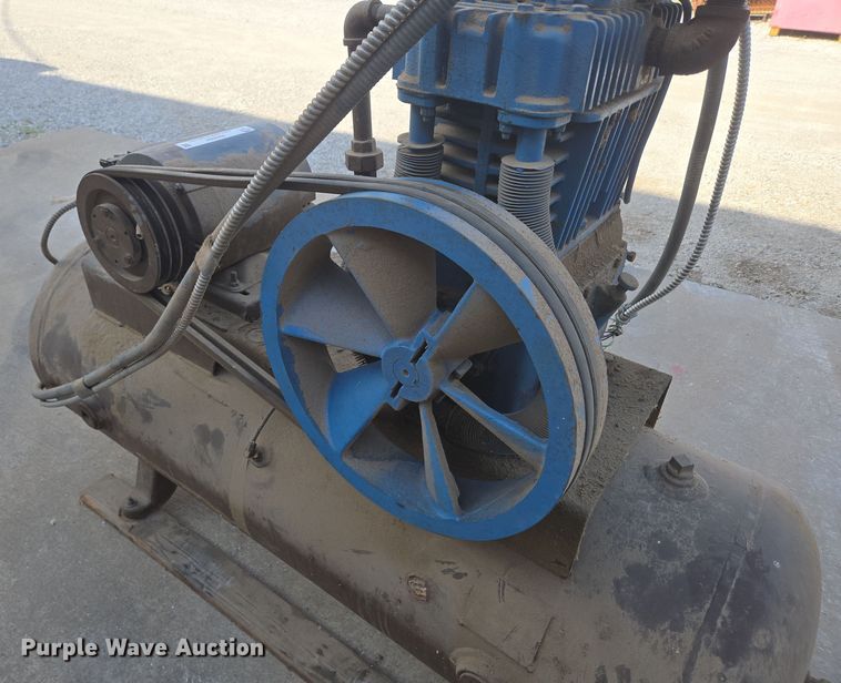 image for item EN3594 Quincy 325 15 air compressor