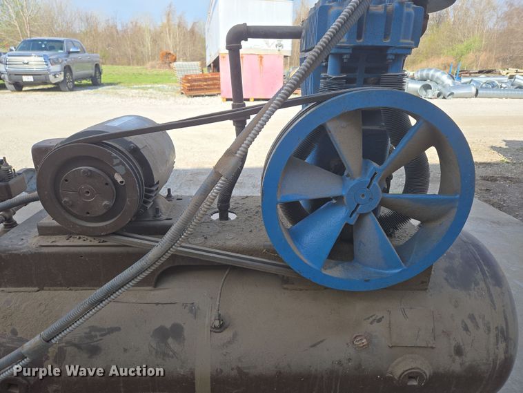 image for item EN3594 Quincy 325 15 air compressor