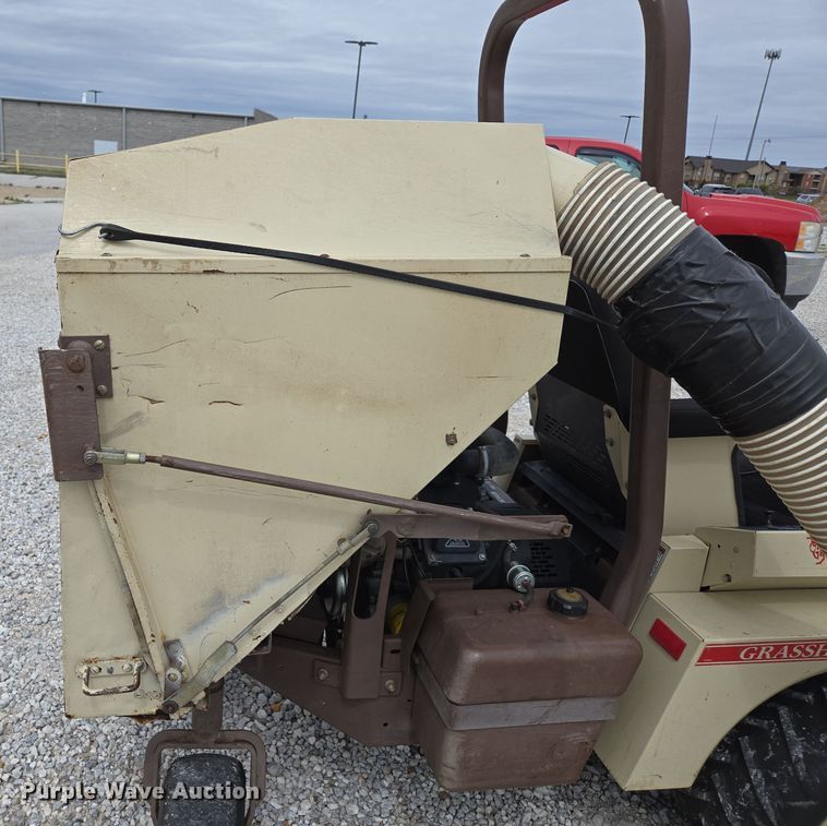 image for item EN3599 2007 Grasshopper 723K H2 ZTR lawn mower