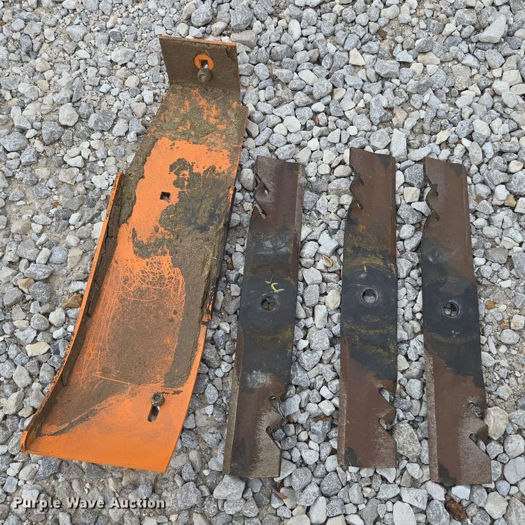 image for item EN3600 Scag SWZV48V-17KAI lawn mower