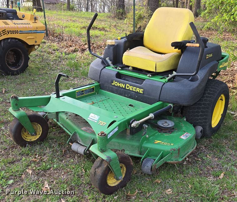 image for item EN3610 John Deere 737 ZTR lawn mower