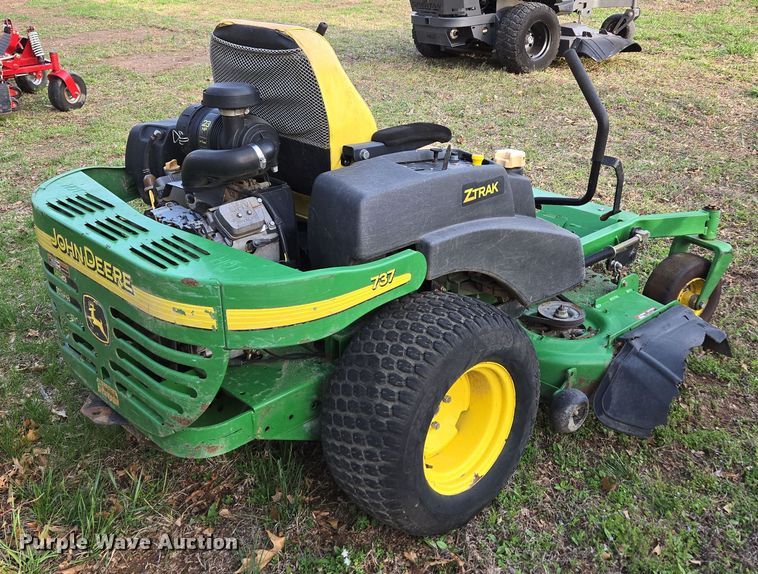 image for item EN3610 John Deere 737 ZTR lawn mower