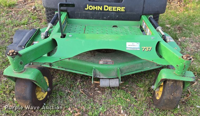 image for item EN3610 John Deere 737 ZTR lawn mower