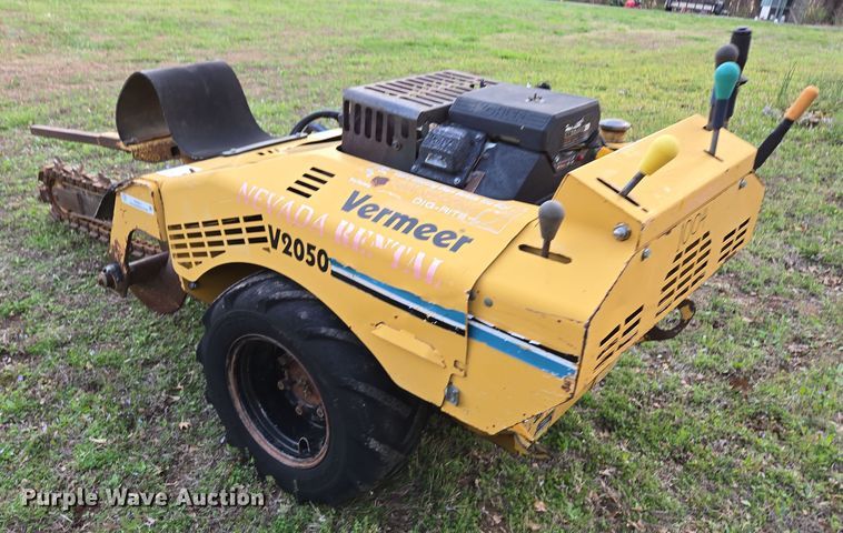 image for item EN3611 2000 Vermeer V2050 trencher