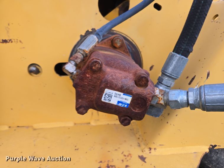 image for item EN3611 2000 Vermeer V2050 trencher