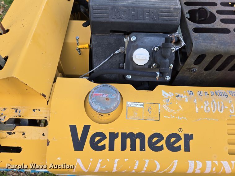 image for item EN3611 2000 Vermeer V2050 trencher